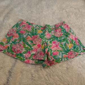 Lilly Pulitzer Ocean View Shorts in Pear Necessities
